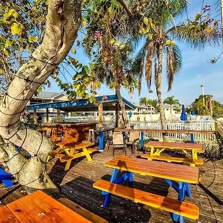 Bay View, Studio206, Beach Steps Away! Pool+Wifi Ruskin Exterior photo