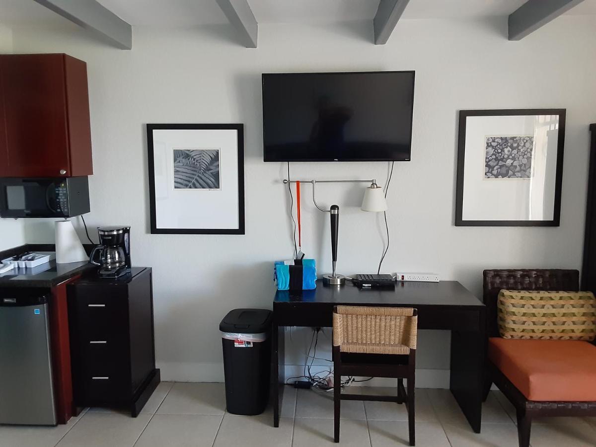 Bay View, Studio206, Steps Away! Pool+wifi Apartment Ruskin