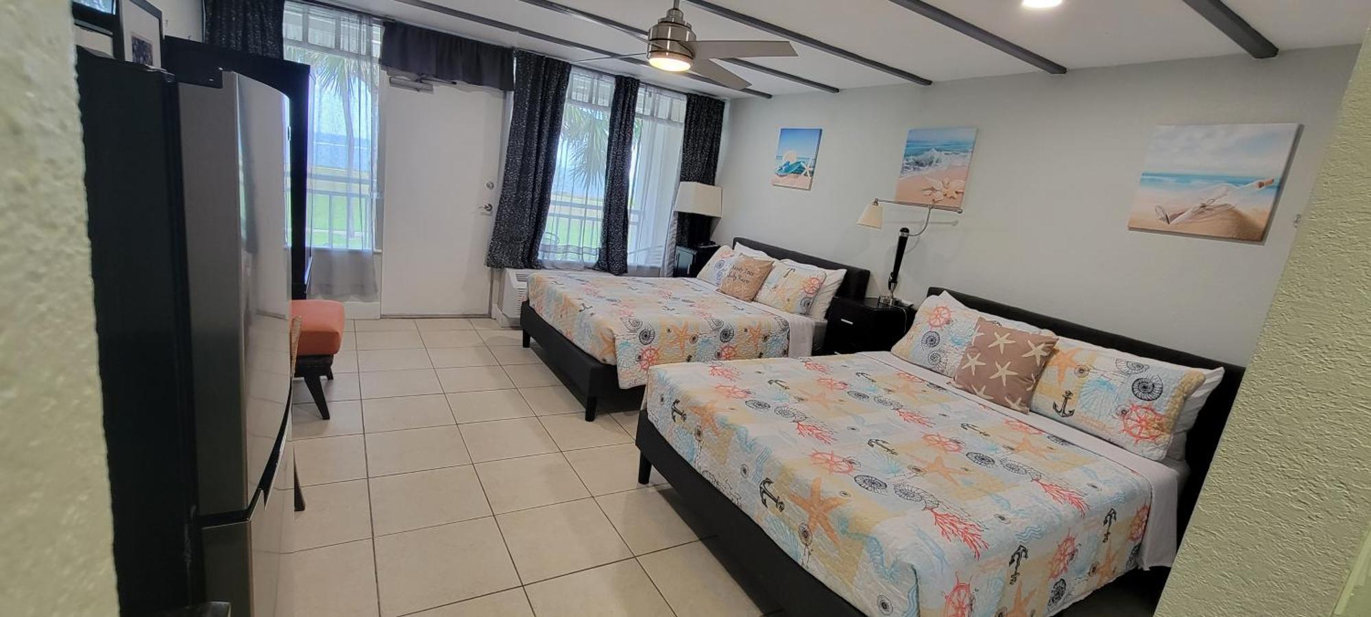 Bay View, Studio206, Steps Away! Pool+wifi Apartment